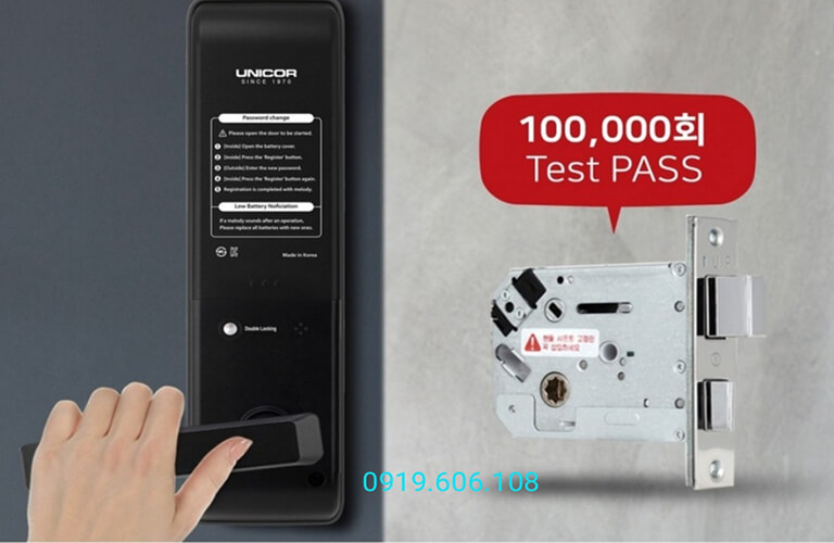 Khóa cửa thông minh Unicor UN-7200WSK có thiết kế sang trọng, có tay nắm tiện dụng, ruột khóa cứng cáp chống phá khóa, đập khóa, đảm bảo an ninh khi lắp đặt sử dụng 