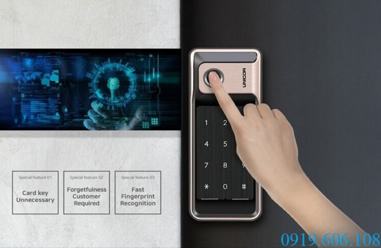 Khóa vân tay cửa sắt Unicor R500-B tích hợp công nghệ vân tay hiện đại, nhận diện mở khóa nhanh, độ bảo mật cao