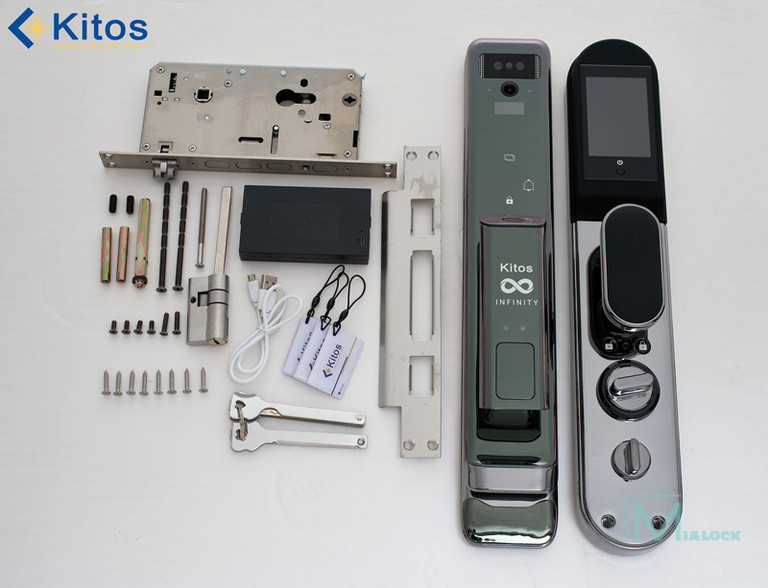 Ảnh thật của sản phẩm của khóa cửa vân tay thông minh Kitos Infinity 3D Face cũng các linh kiện đi kèm